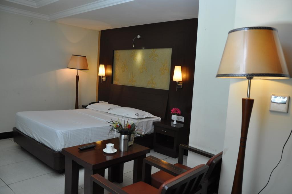 Hotel Shaans Tiruchirappalli Δωμάτιο φωτογραφία
