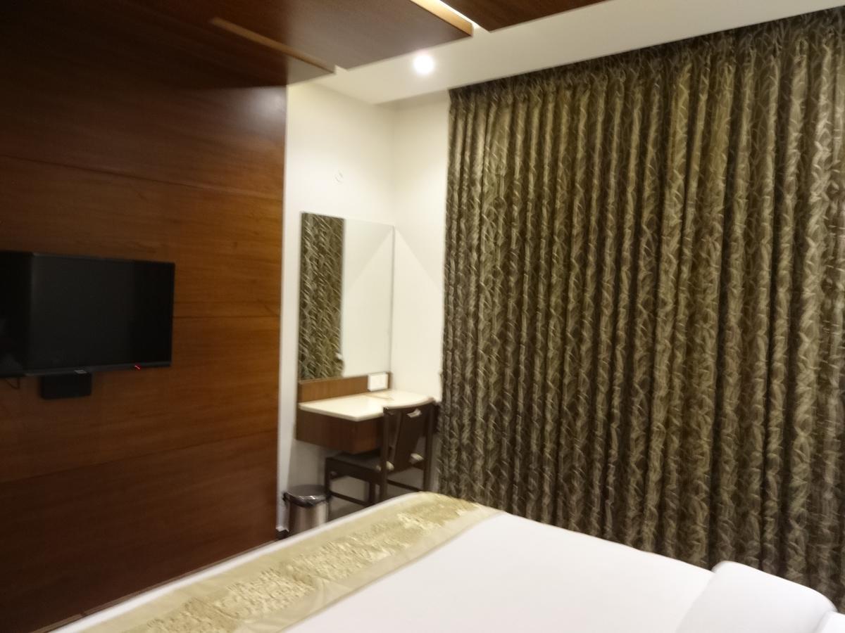 Hotel Shaans Tiruchirappalli Εξωτερικό φωτογραφία